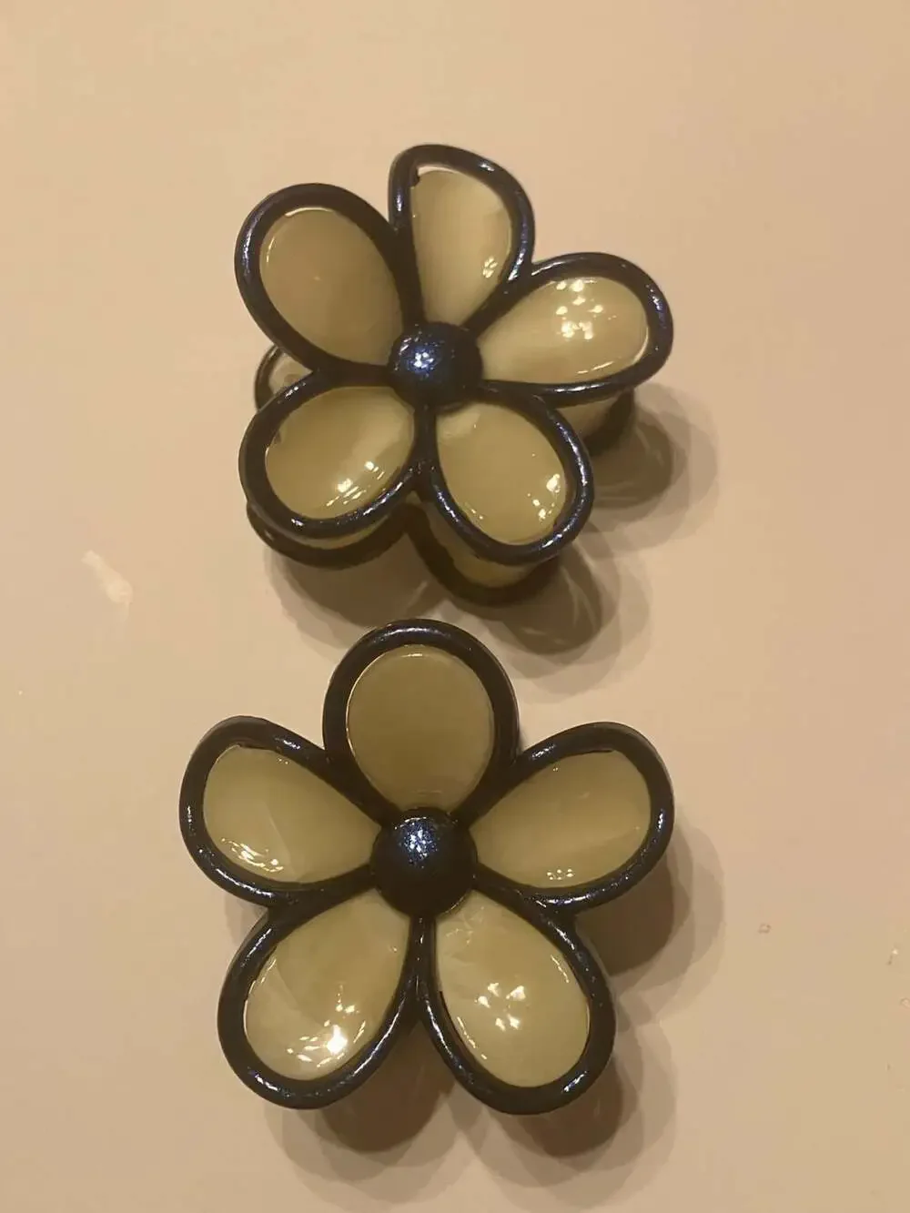 Pretty Black and Yellow Flower Hair Claw Clip Set of 2